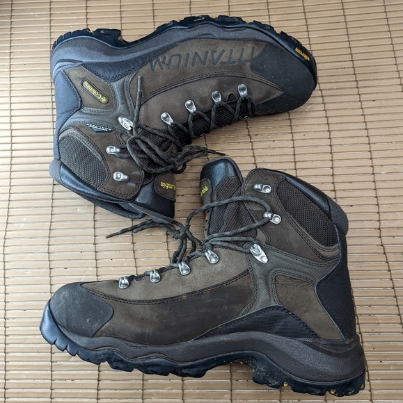 Columbia Boots Mens 11.5 Titanium Daska Pass Omni-Tech BM3448-231 Vibram sole. W - Picture 5 of 11